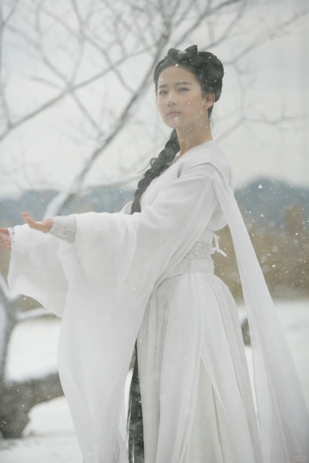 刘亦菲神雕侠侣小龙女雪中起舞剧照（原色）