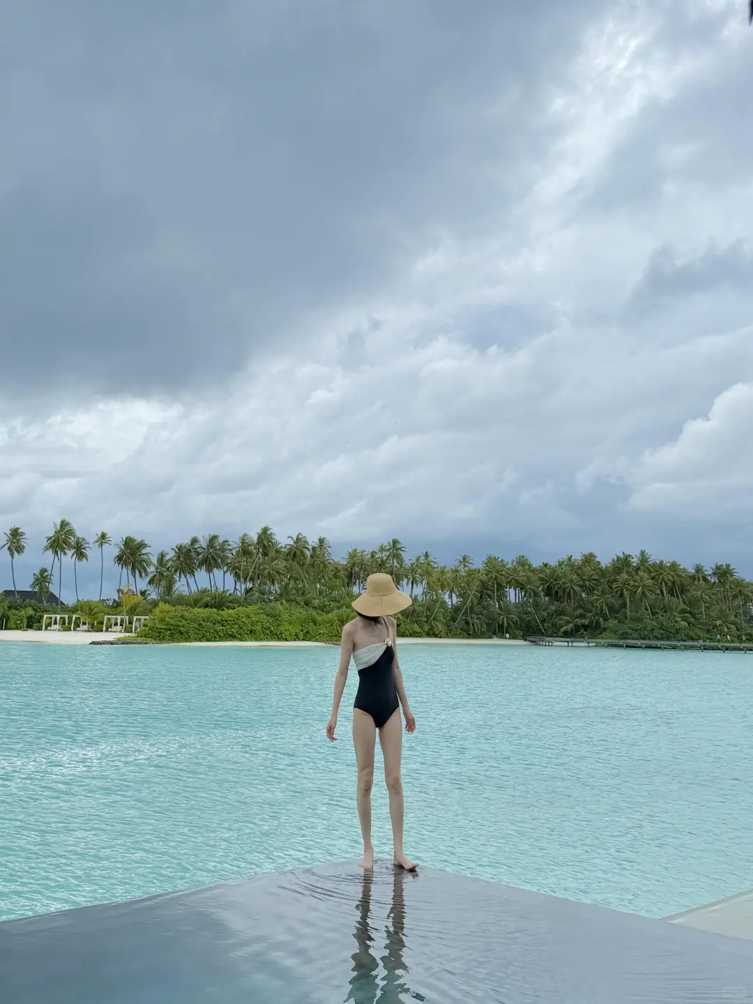 今天是泳衣的一天～～～