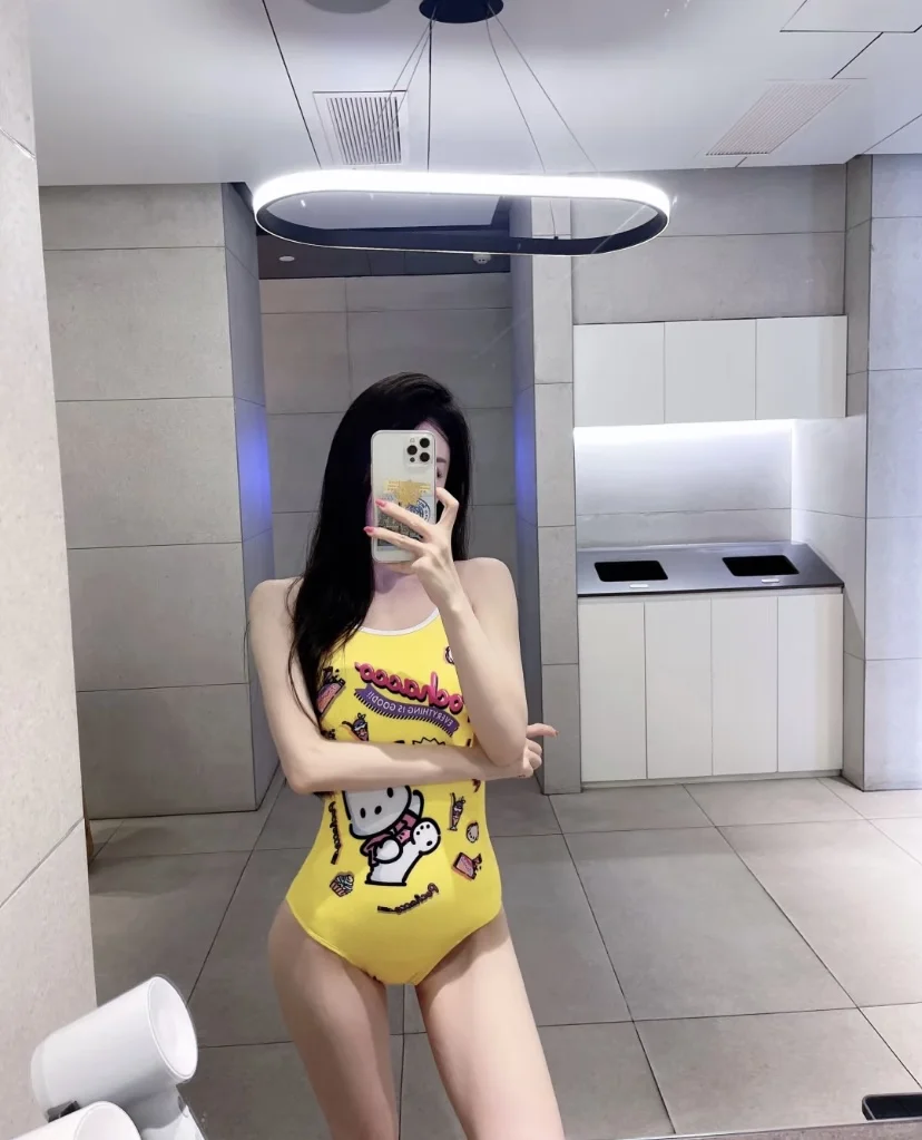 啊啊啊这个泳衣太可爱了