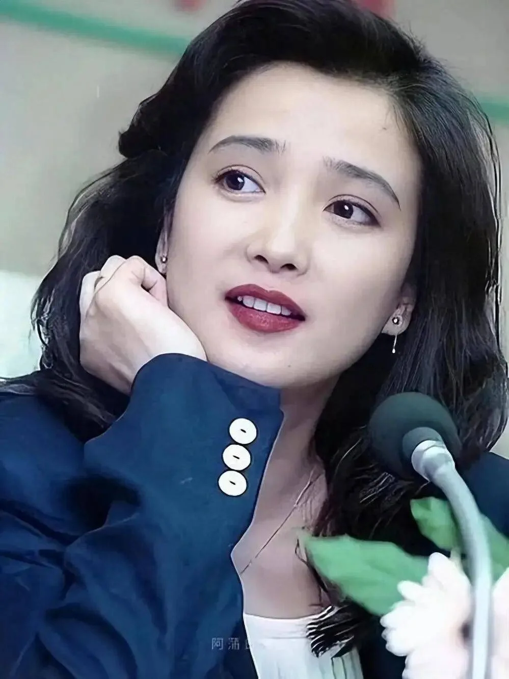 离开前，她的美撑起了内娱古装的半壁江山