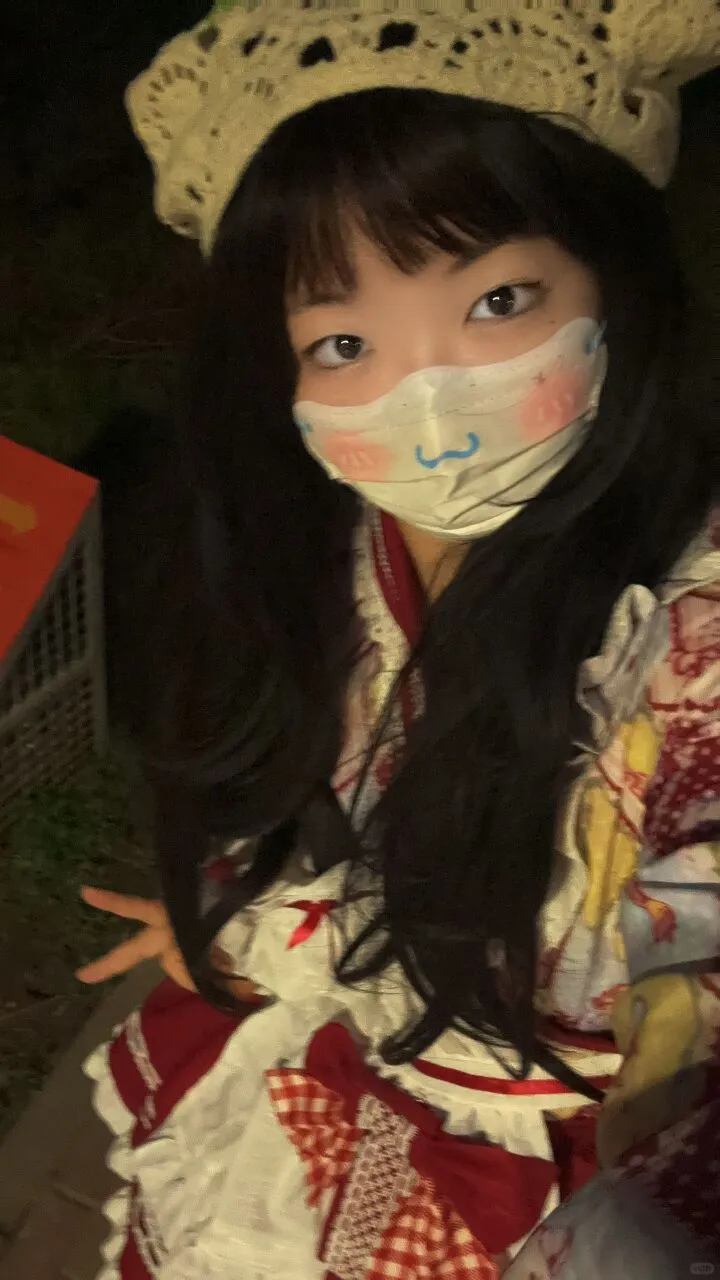 白丝搭配洛丽塔小裙子