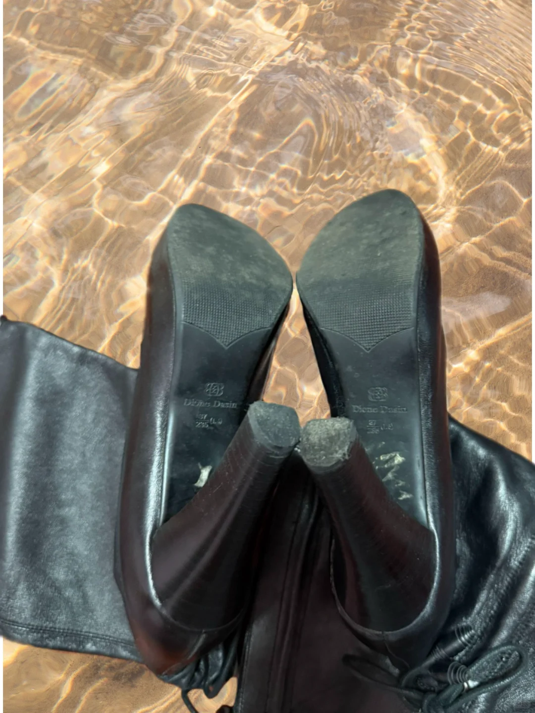 🖤🖤超绝的复古千禧辣妹靴！好亚！好复古啊啊