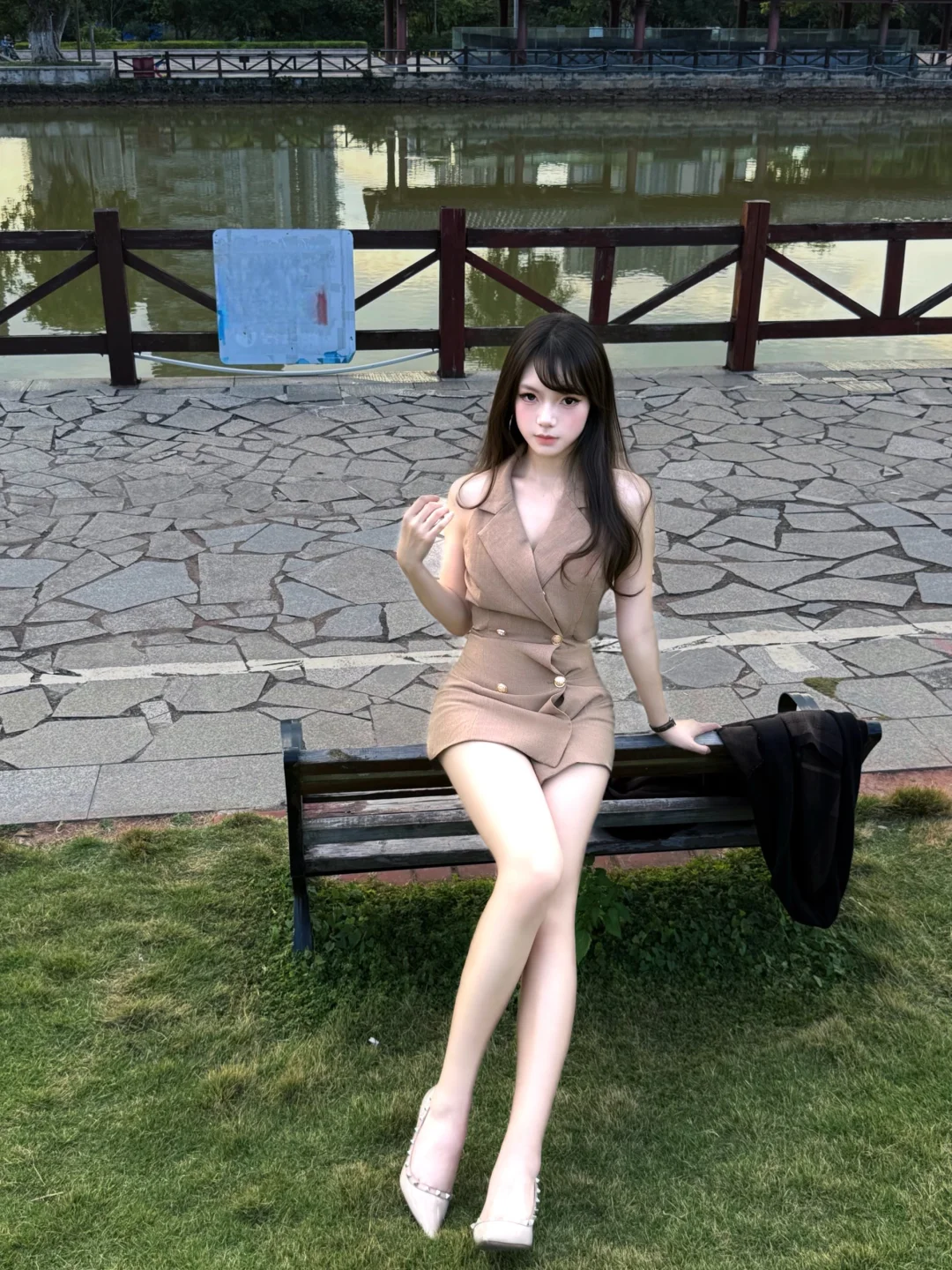 爱或恨用在我们的关系上有点太正式了