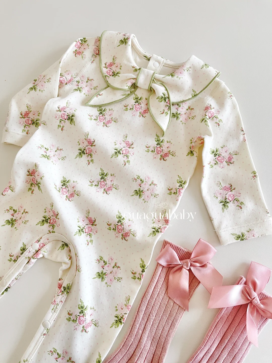 女鹅的法式复古玫瑰爬爬服有点甜🌷