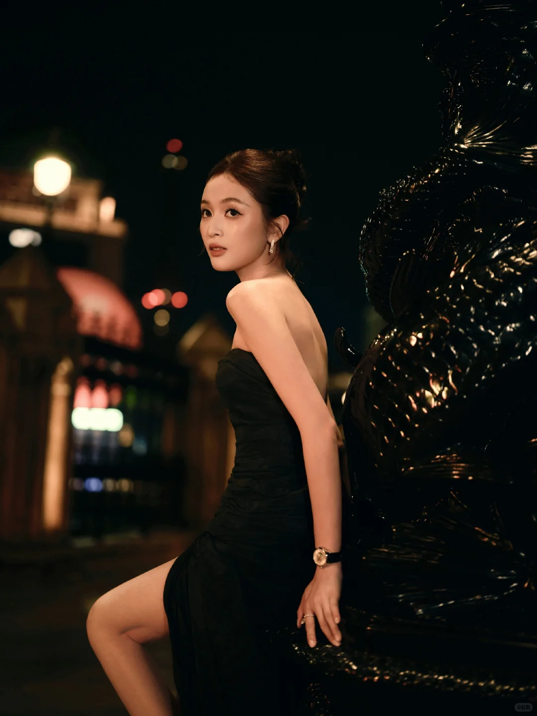 吴宣仪的性感大长腿，危险又迷人