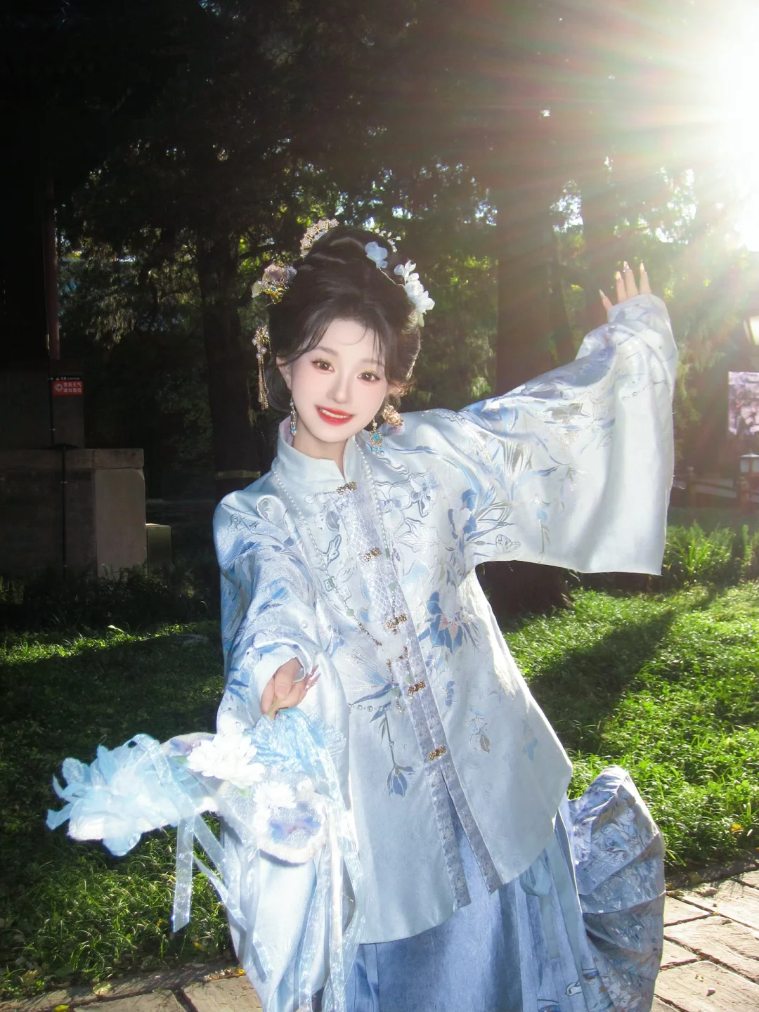 一发就被问爆！淡蓝色汉服意外的出片