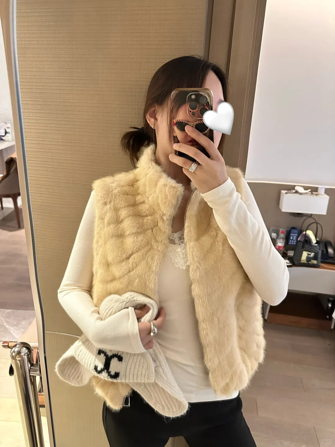 被这件蕾丝背心美到了～