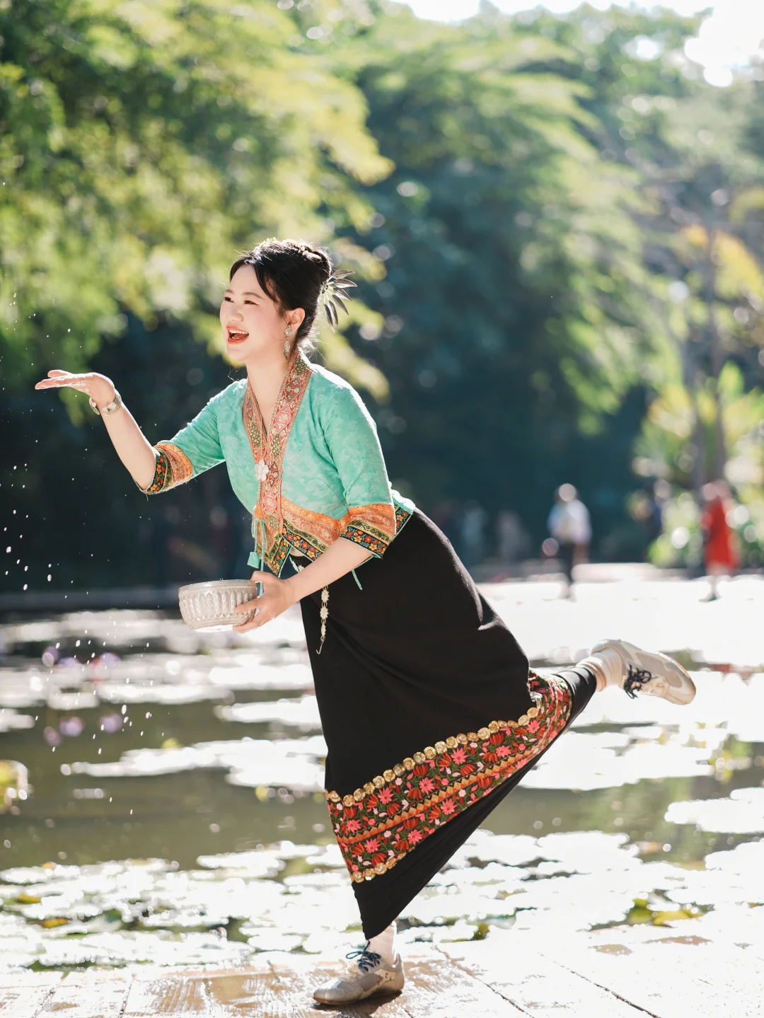 带老妈拍傣族写真！100多花得血赚💸