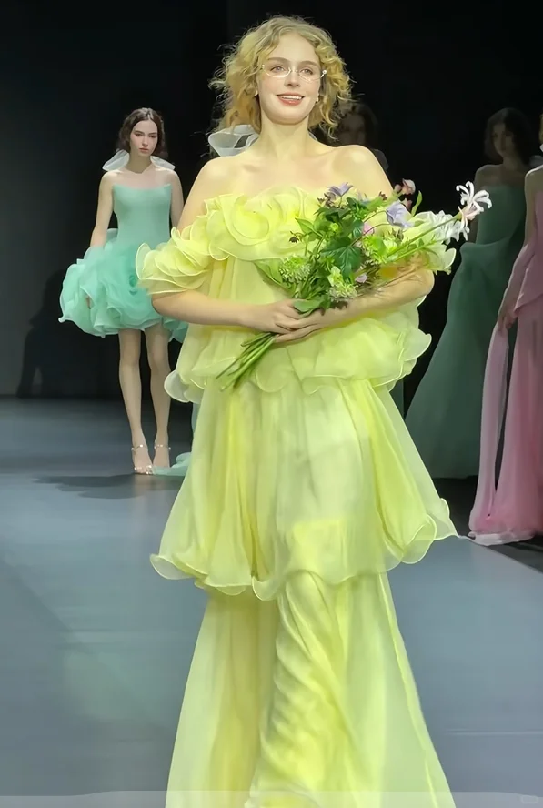 繁复 妖冶 轻灵 娇嫩，才是女人。