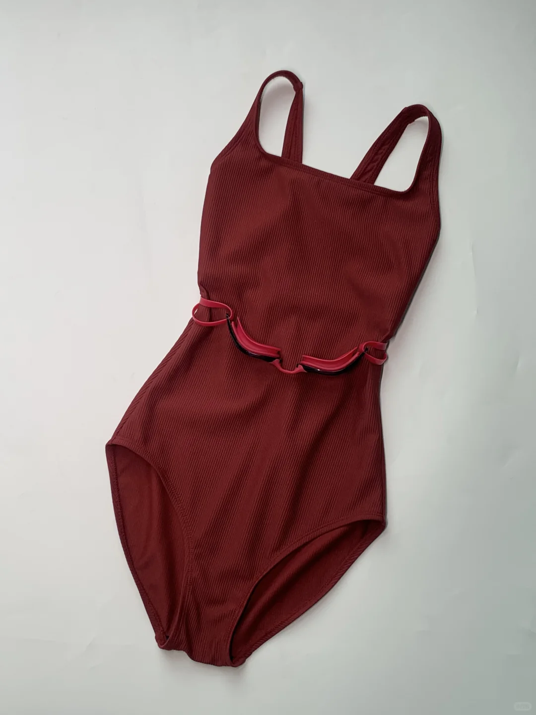 我宣布！纯色泳衣赢了❗