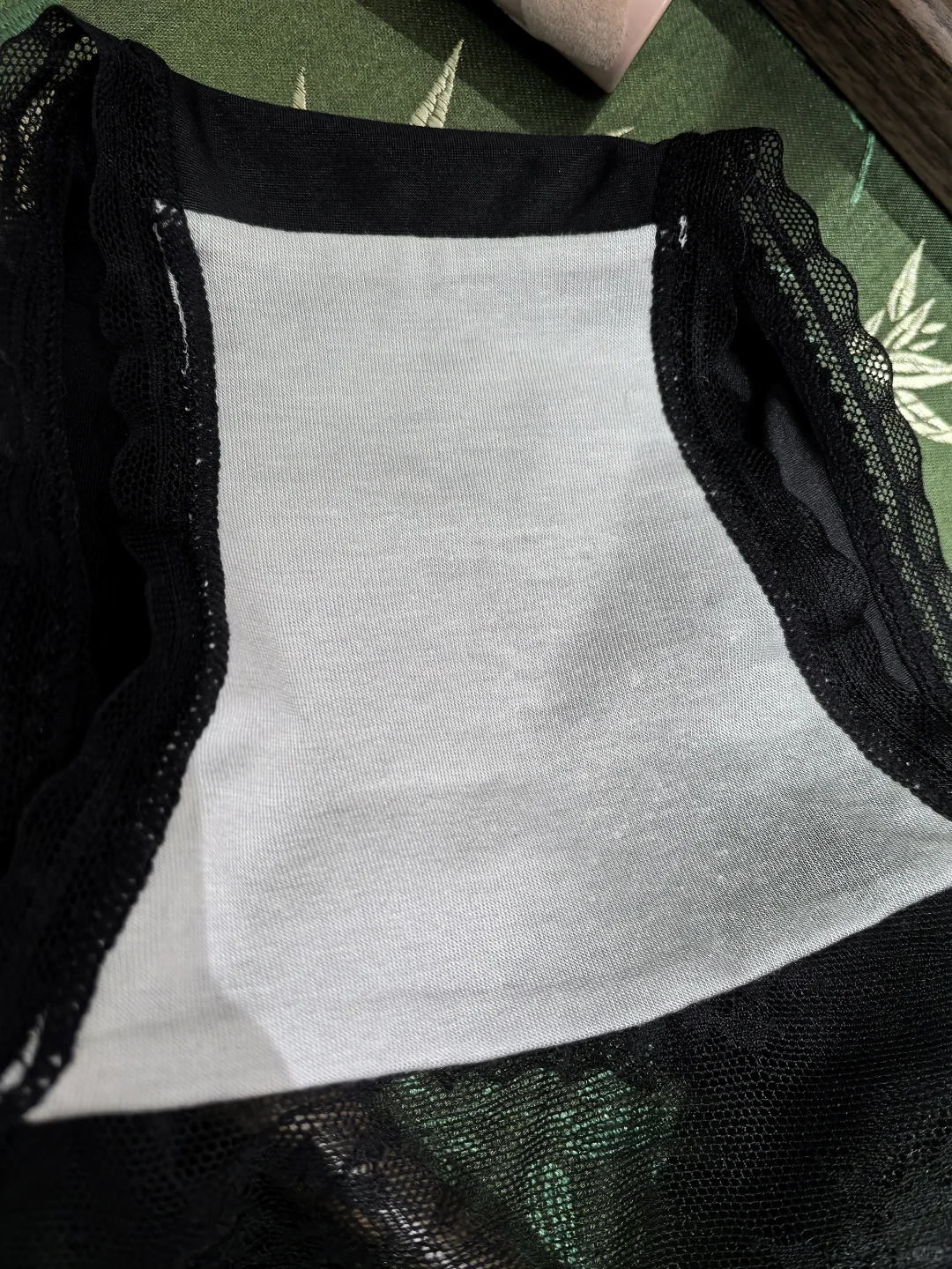 跟着明星学穿蕾丝内内！！！