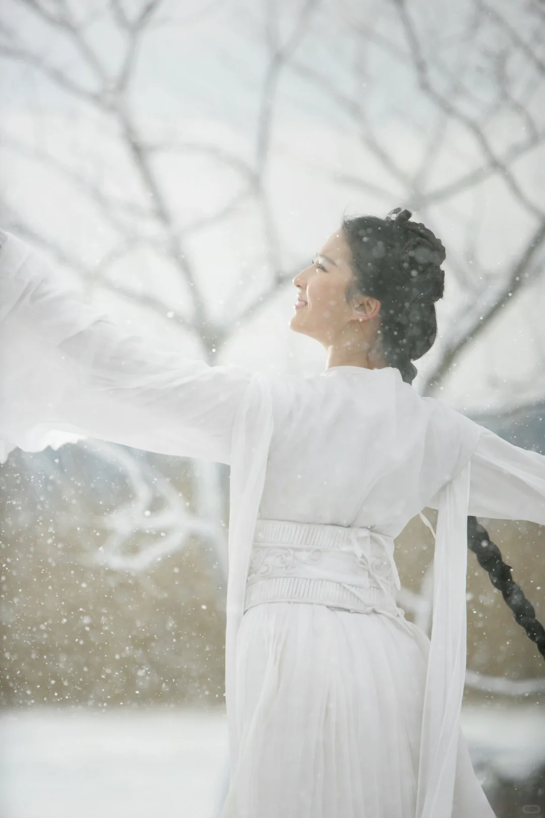 刘亦菲神雕侠侣小龙女雪中起舞剧照（原色）