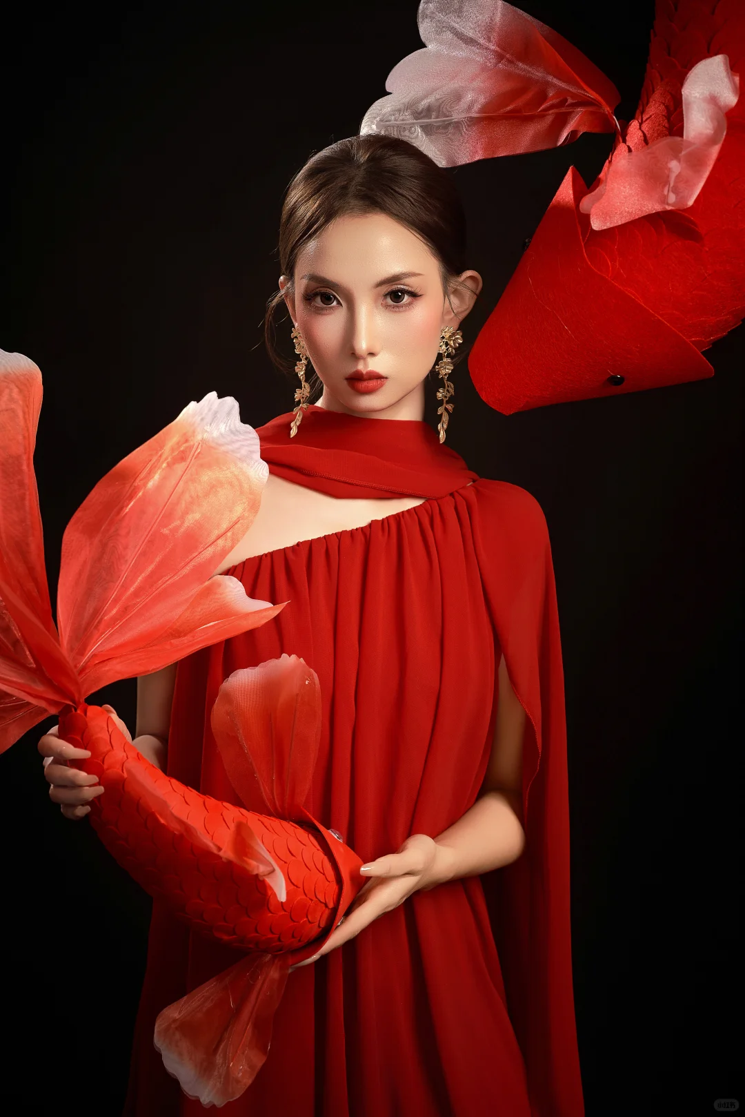 今日妆造｜红裙锦鲤写真