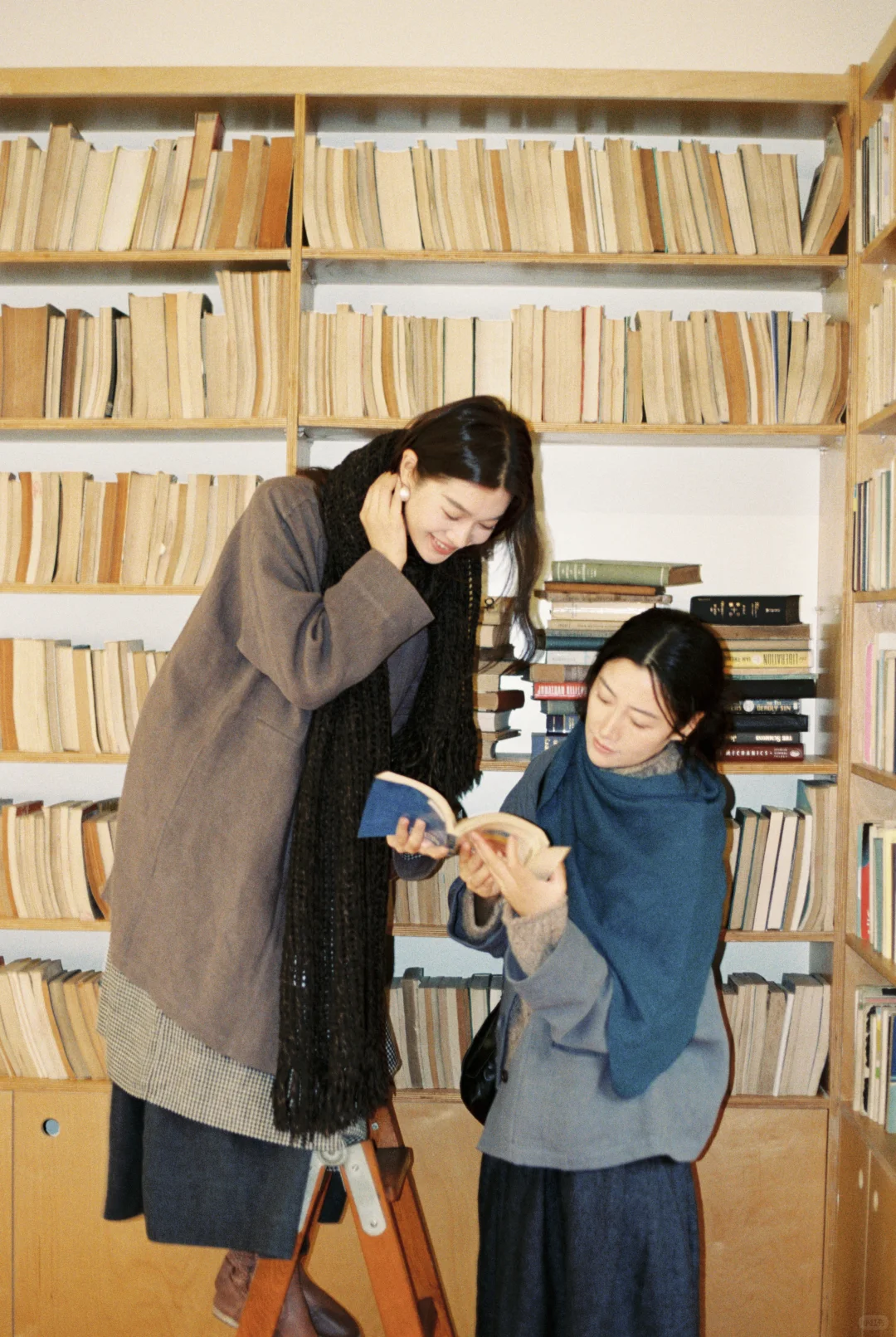 一身书卷气📕复古文艺女作家