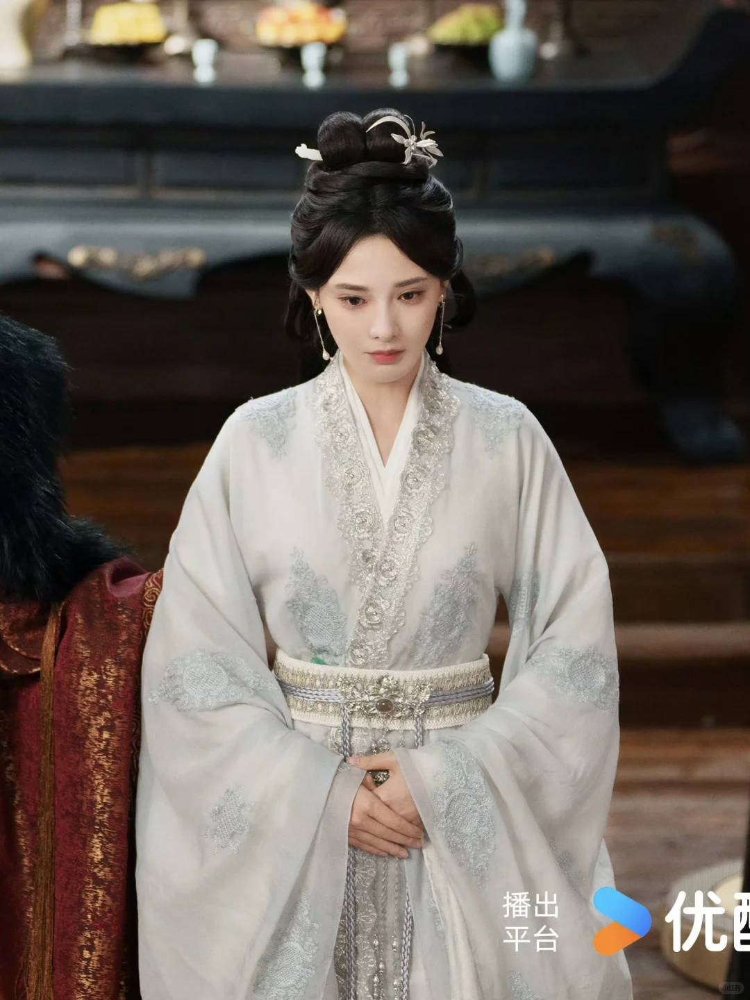 『凤凰台上』彭小苒妆造盘点