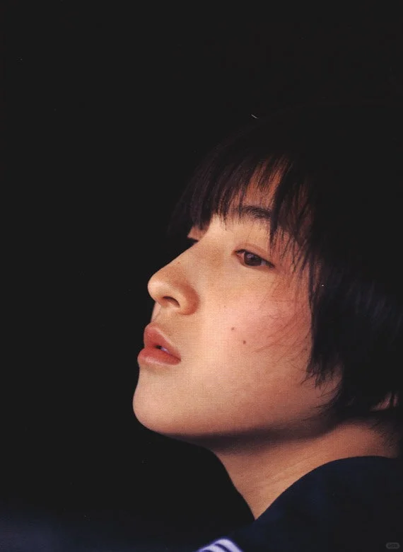 雌雄同体的偶像，90年代写真女神广末凉子