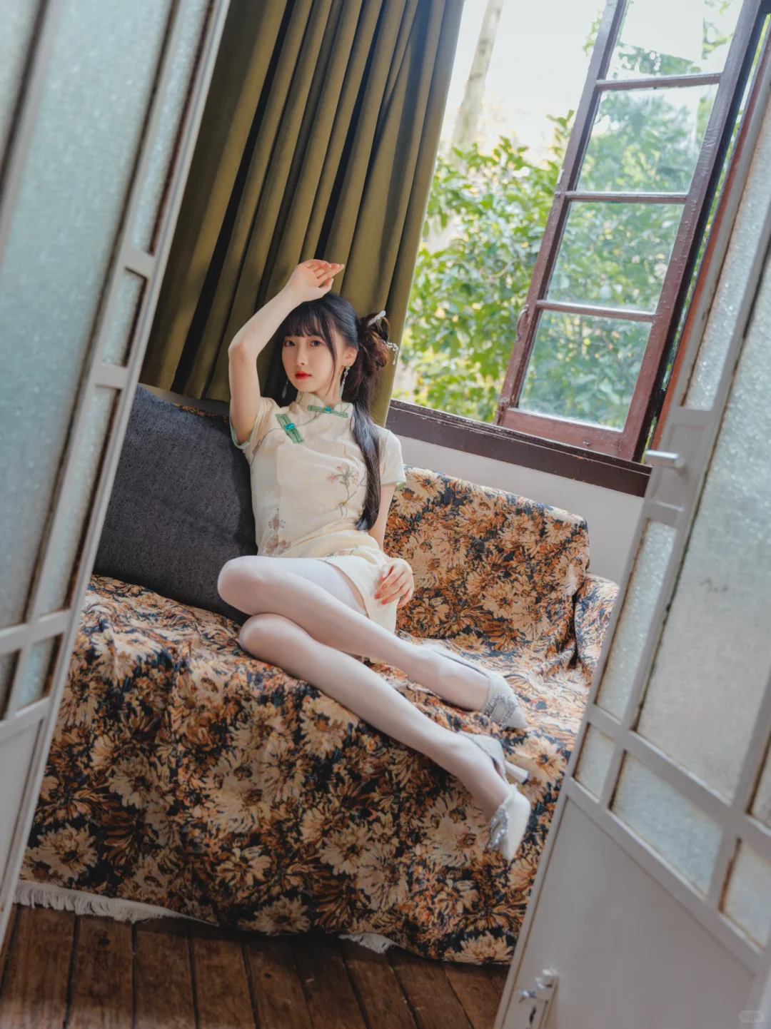 室内人像|黑/白丝or光腿哪个和旗袍更搭🤔