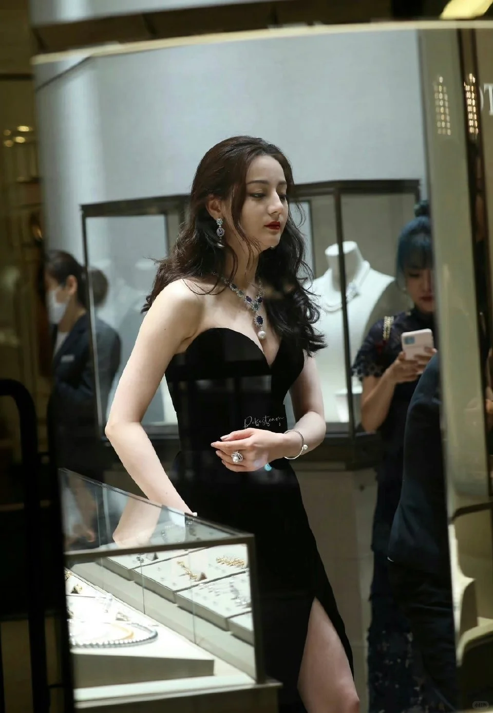 她的美，一眼万年！😍