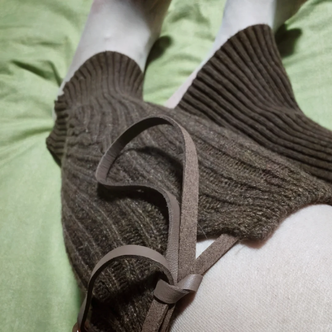 冬天的过膝袜真的好舒服啊～