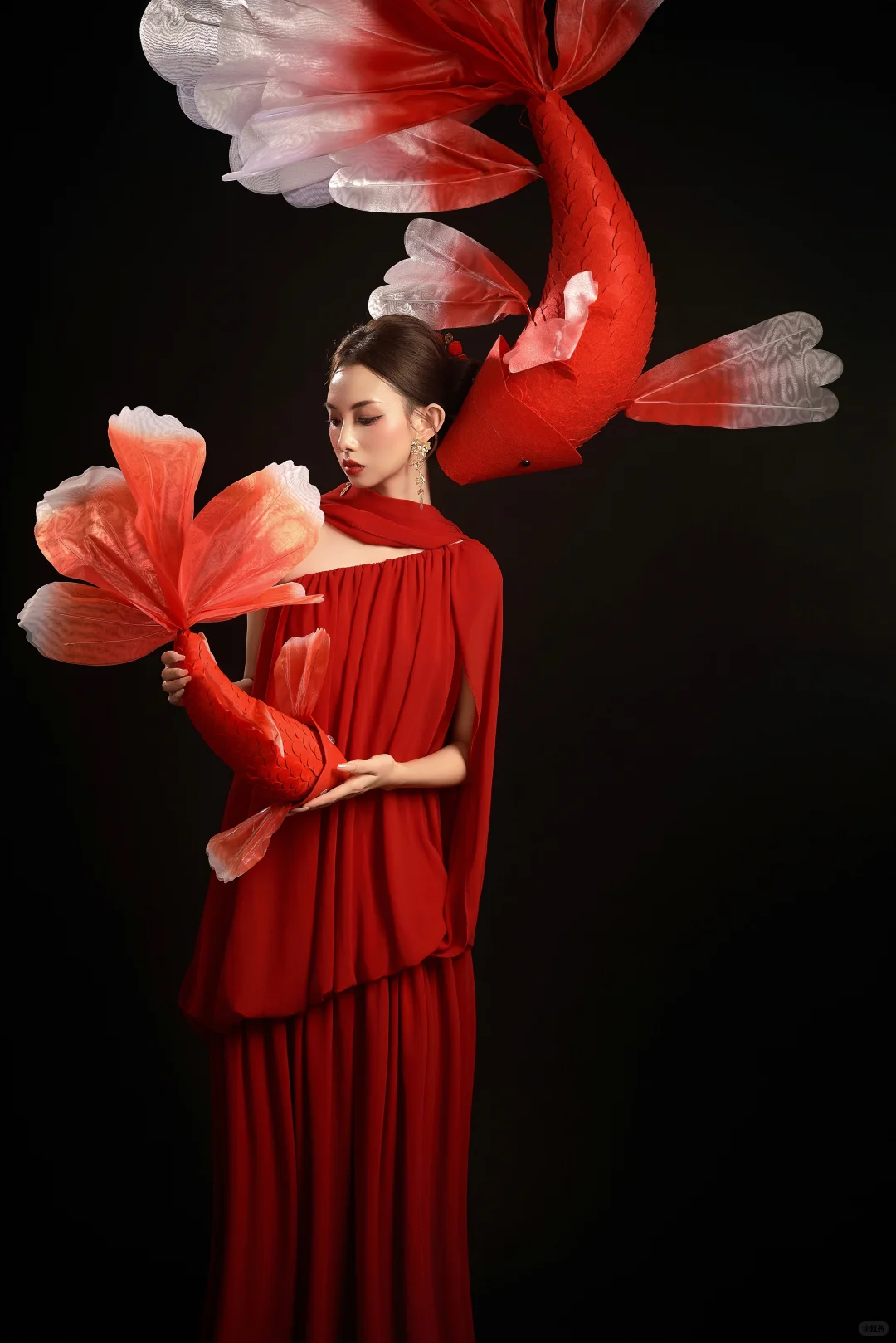 今日妆造｜红裙锦鲤写真