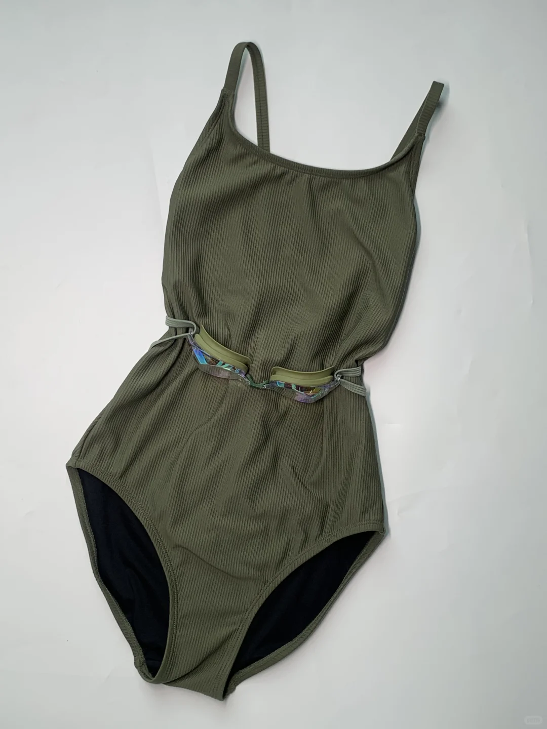 我宣布！纯色泳衣赢了❗