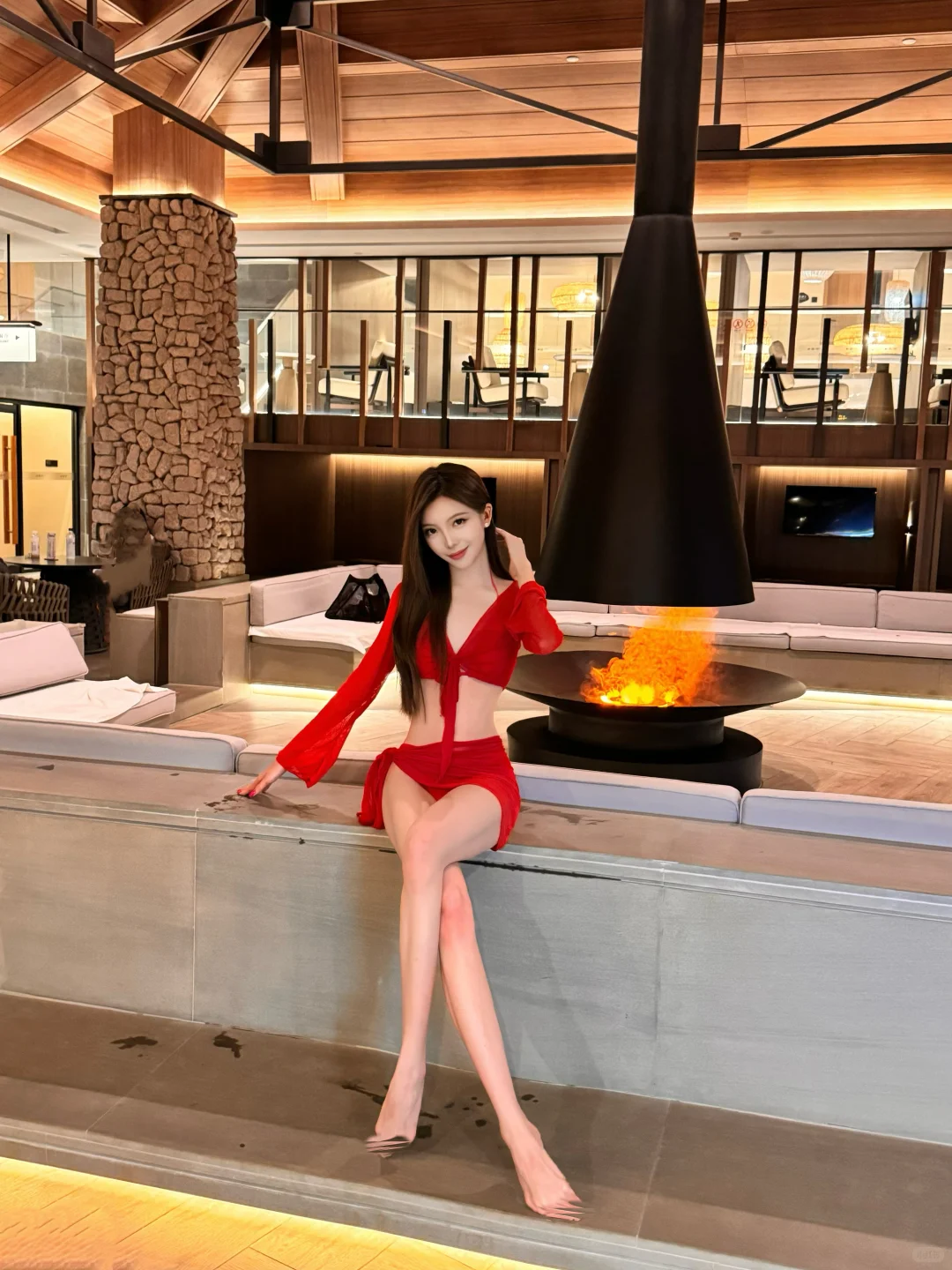 ♨️红色泳衣太出片啦～太显白啦～