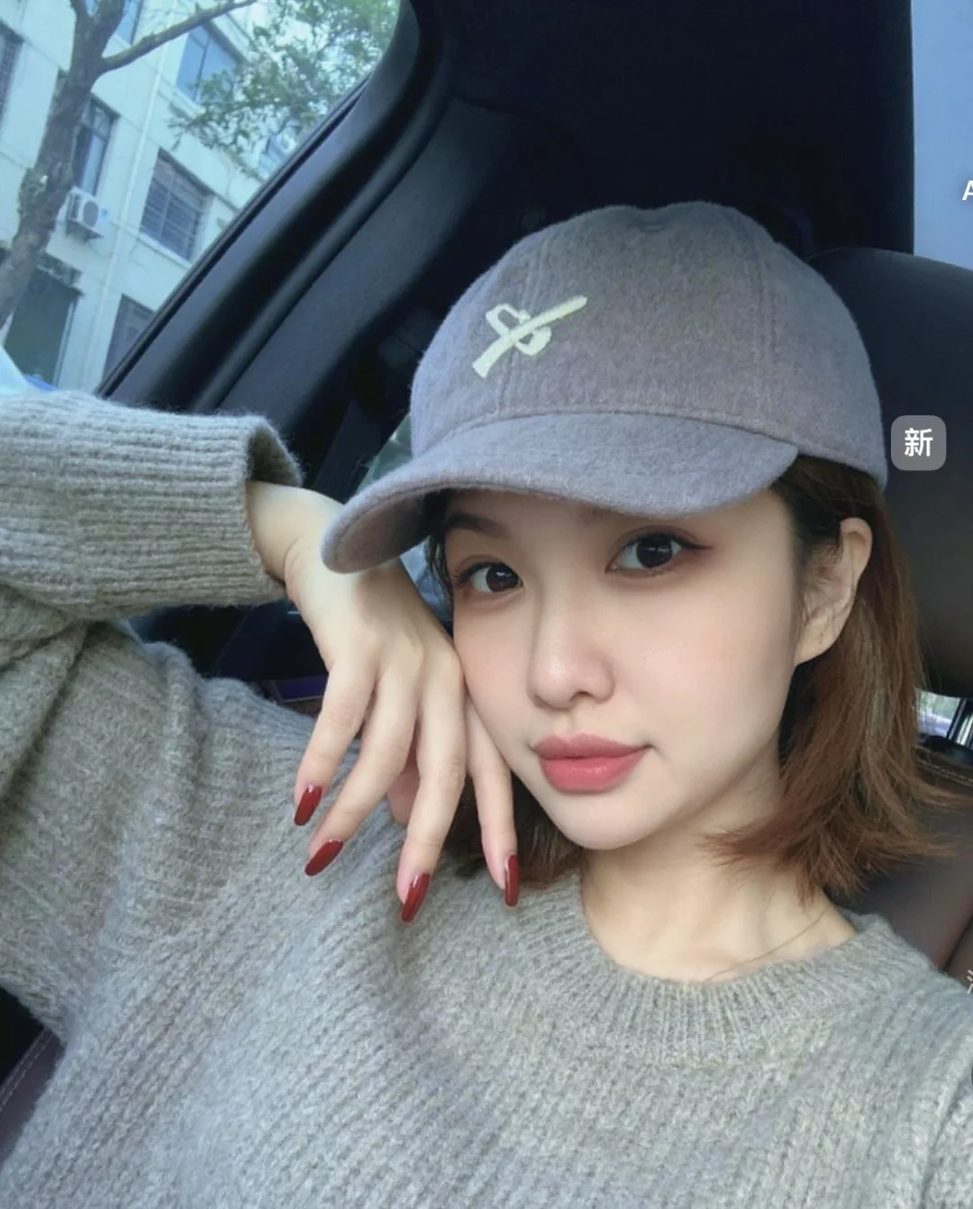 谢谢AI，让我免费拍了好几套写真