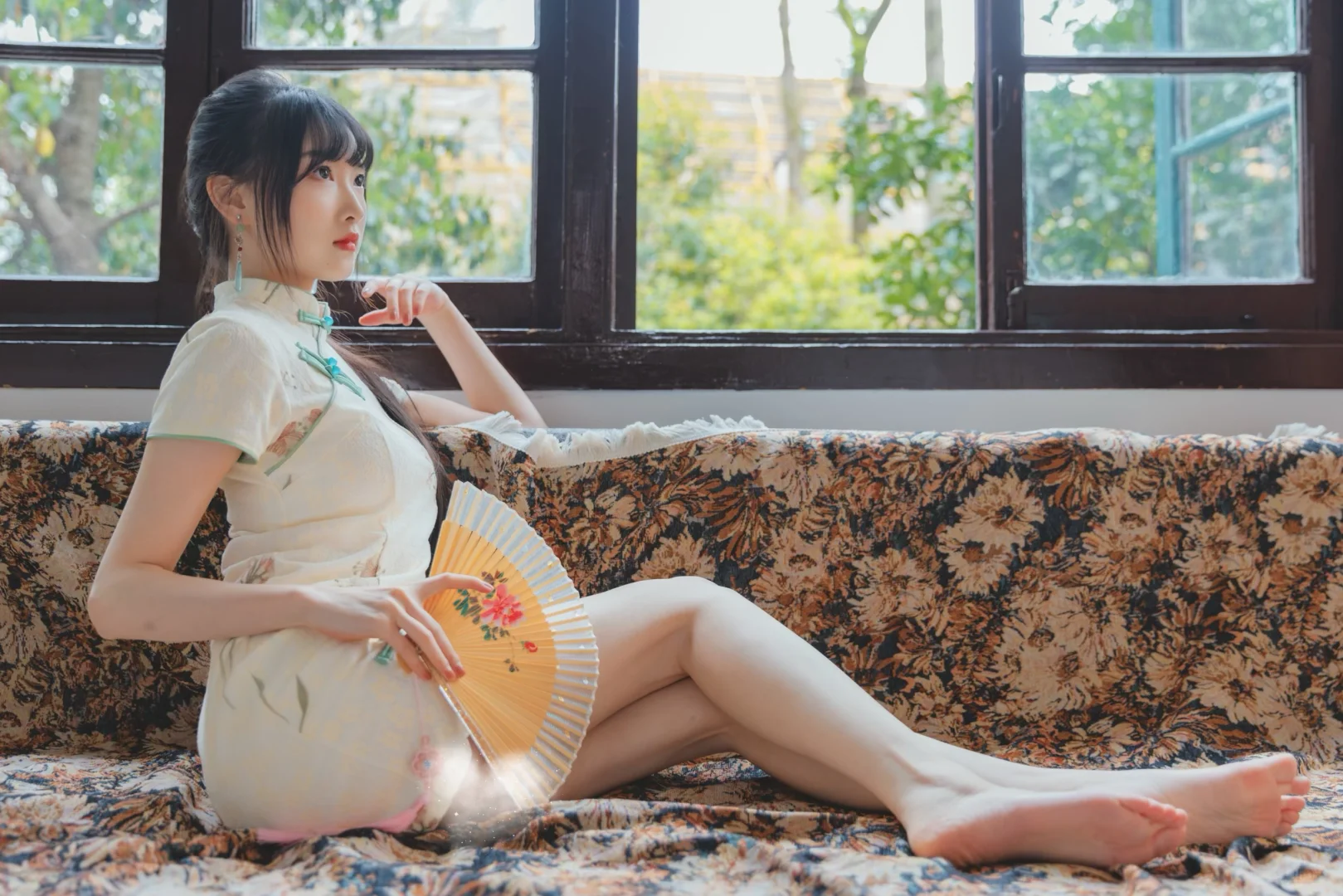 室内人像|黑/白丝or光腿哪个和旗袍更搭🤔