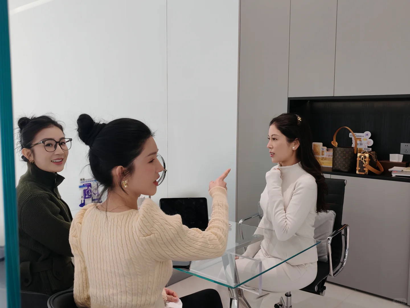 又又又来换脸了