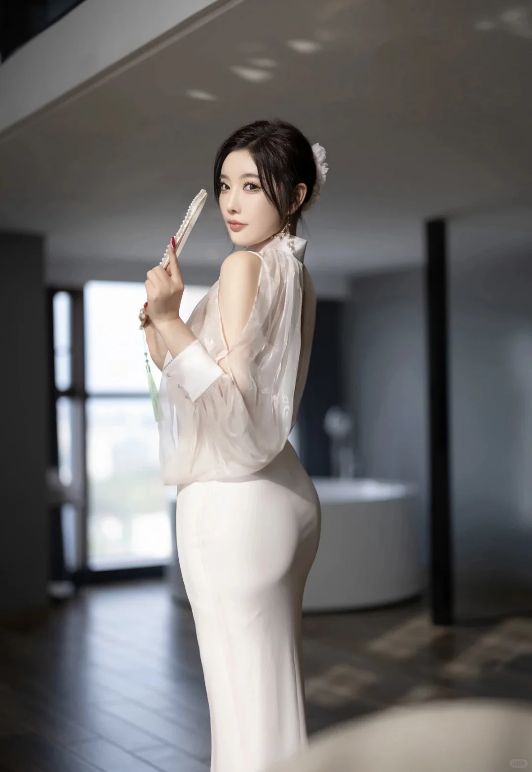 东方浅粉旗袍——腰臀比例