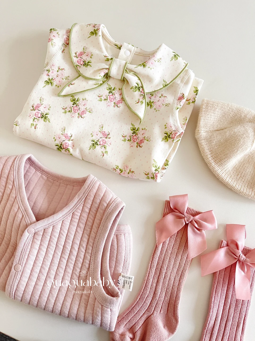 女鹅的法式复古玫瑰爬爬服有点甜🌷