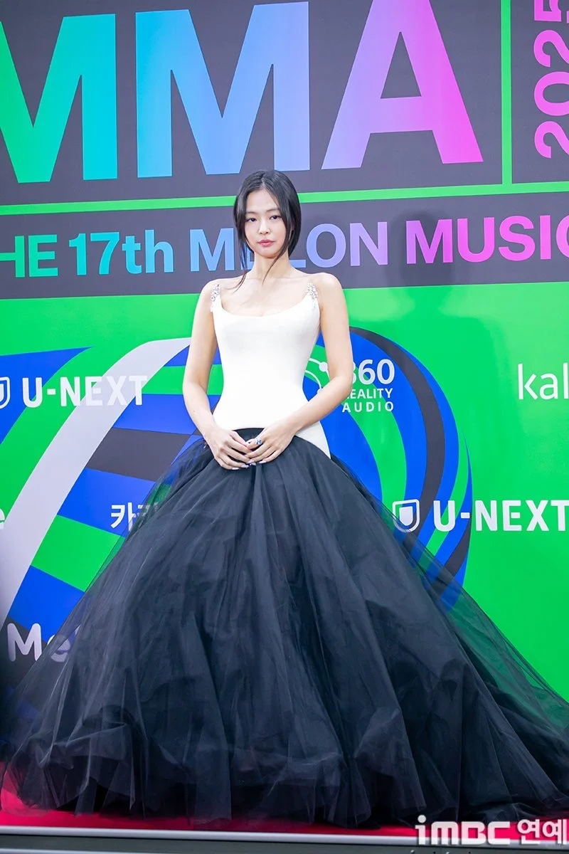 Jennie MMA红毯！大裙子！体态满分女！