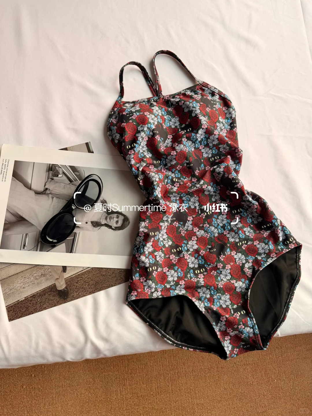 啊啊啊❗️❗️❗️谁懂这件复古碎花泳衣的含金量