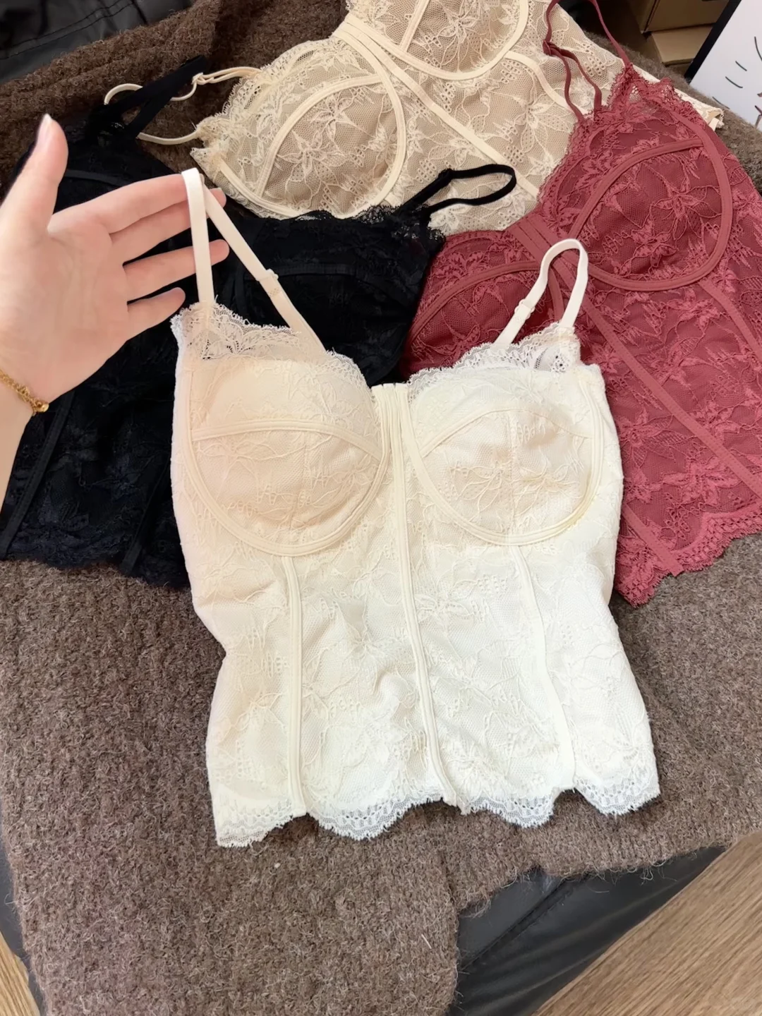 还是太权威了…我的法式鱼骨蕾丝内搭‼️