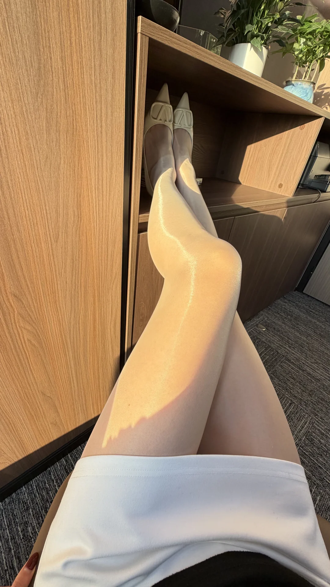 这条丝袜，穿上就是「人间反光板」✨