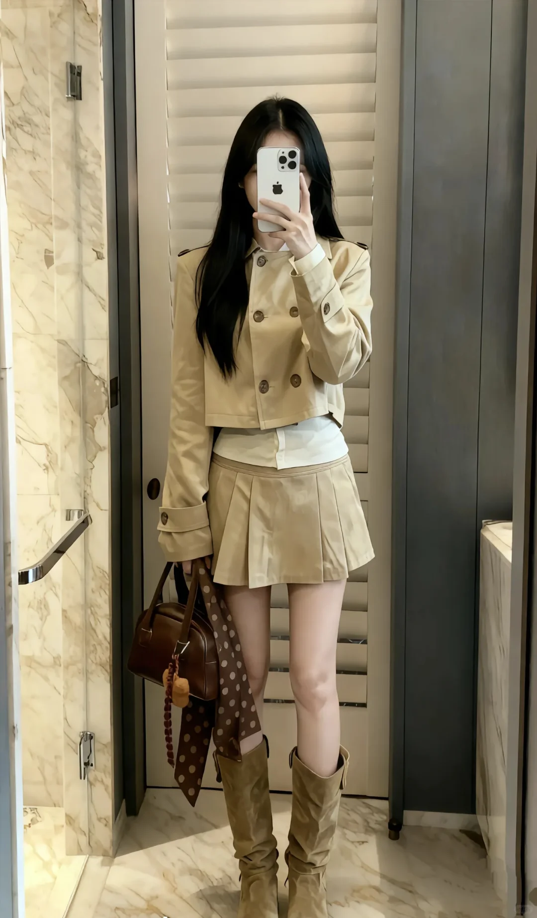 棕咖色系yyds！软fufu的一字肩毛衣+小短裙