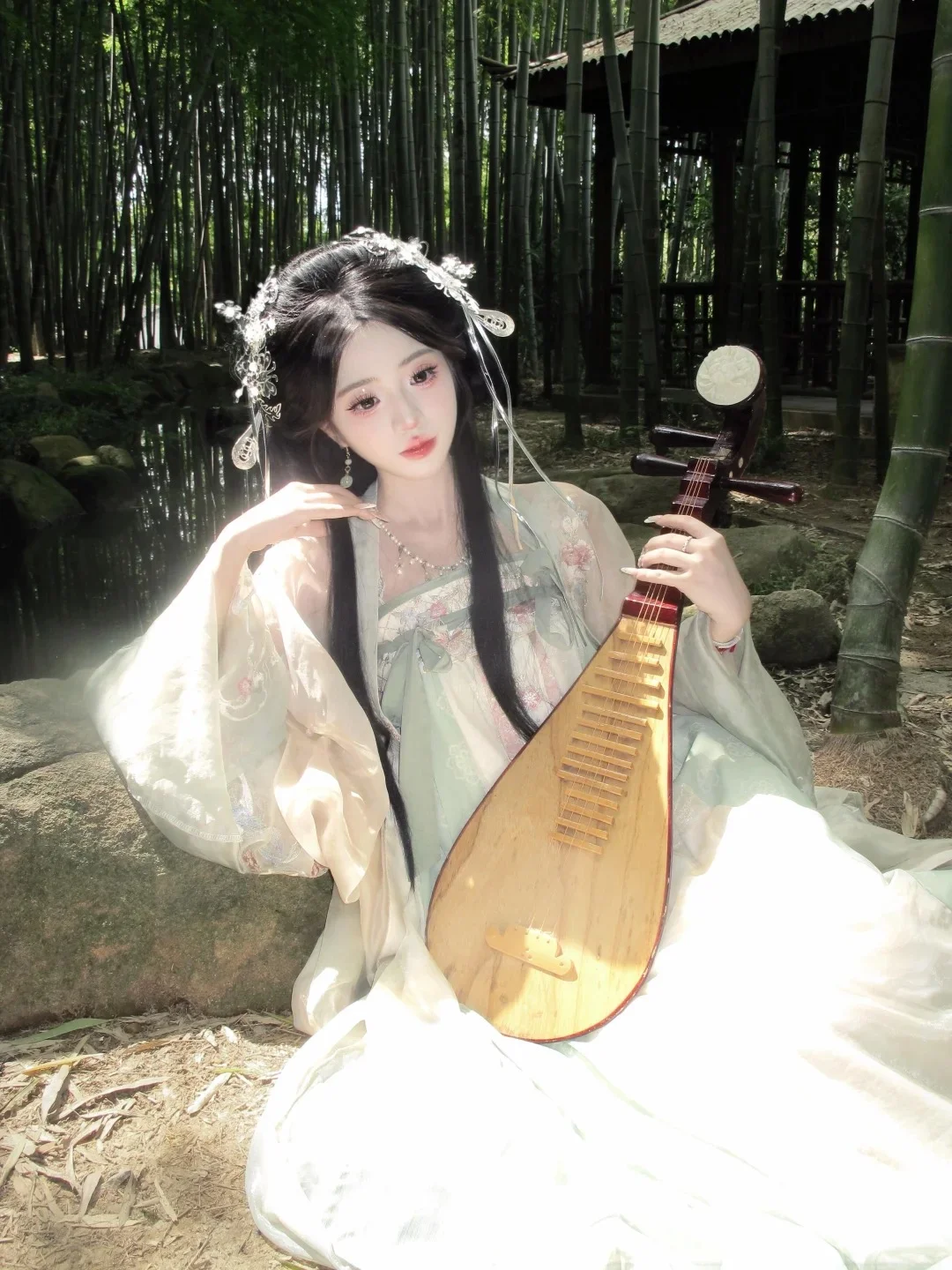 扬州269全包的清冷风妆造太美了（含披风