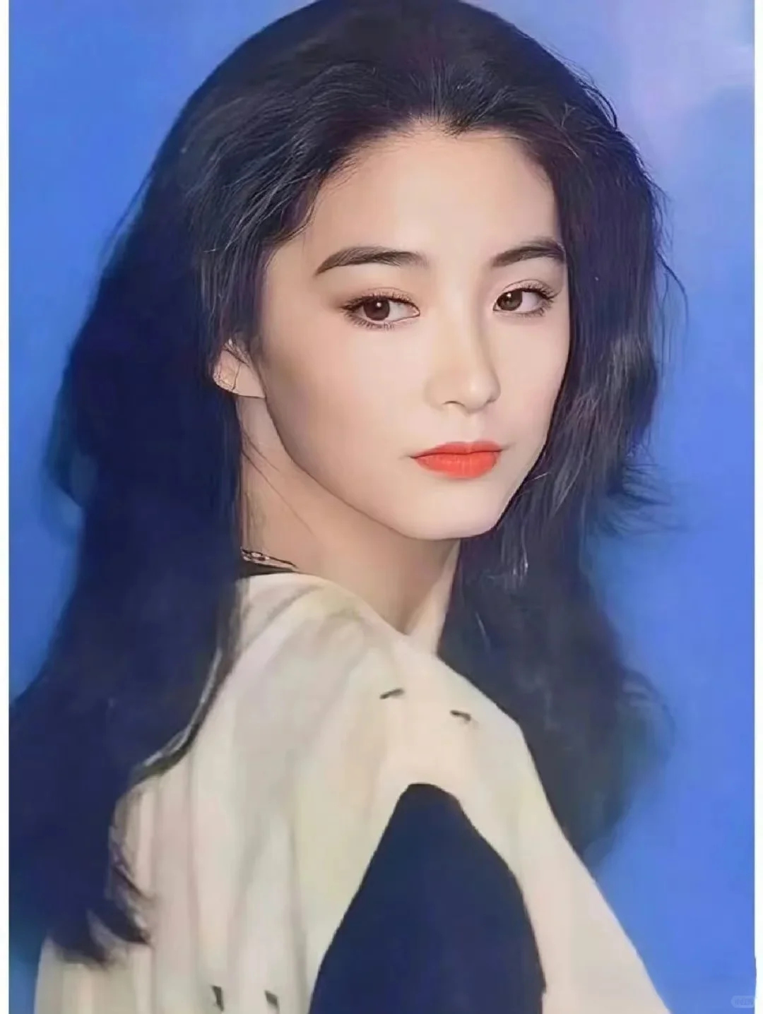 林青霞的骨相美学是英气与柔美的极致平衡