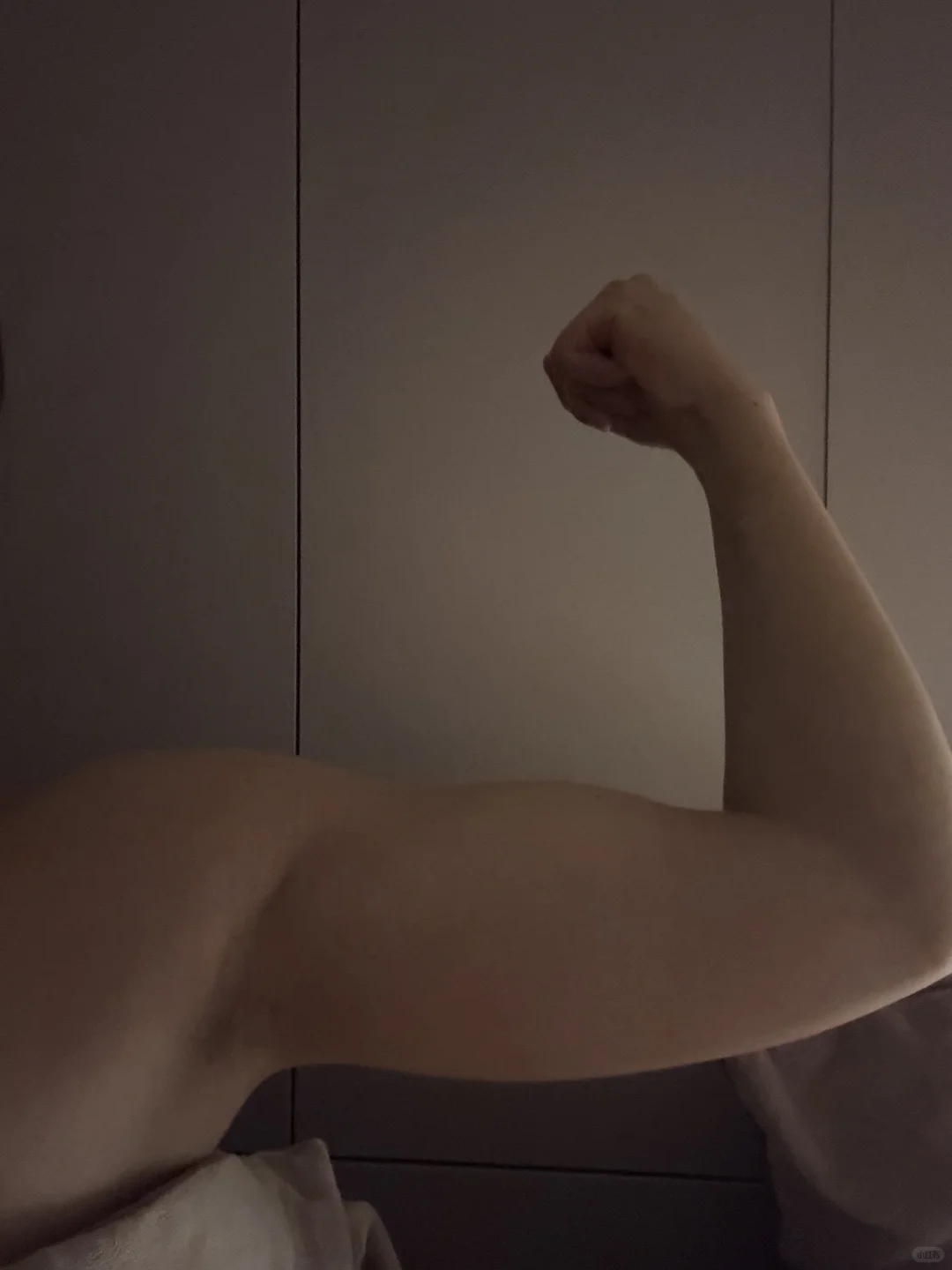 属于薄肌女孩的胳膊肘子！