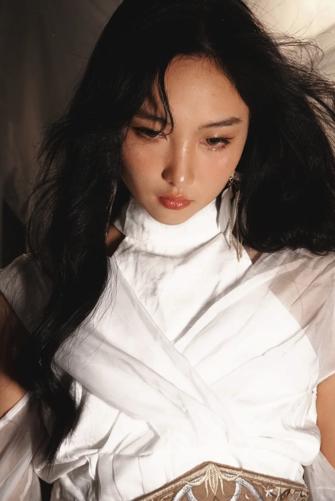 在家置景拍希腊风神女