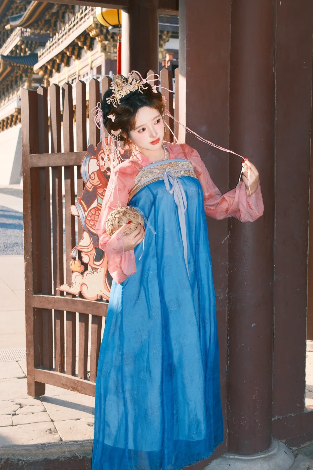 “昭昭云端月 ，此意寄昭昭”小唐风好明艳