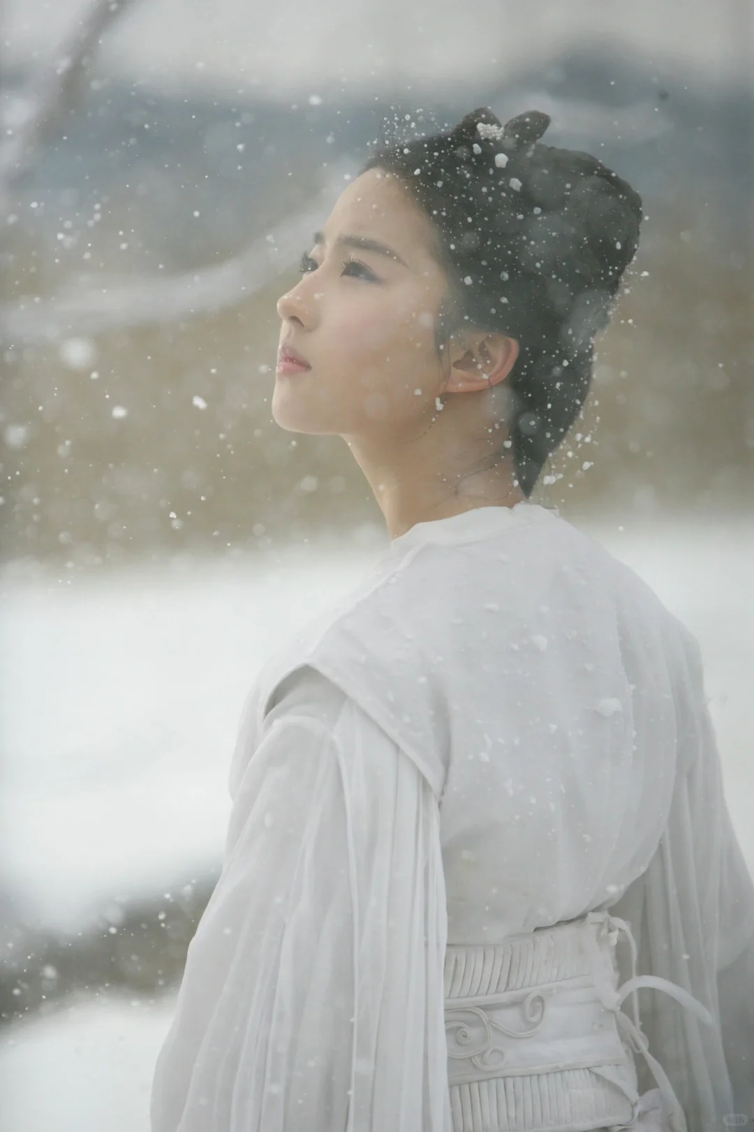 刘亦菲神雕侠侣小龙女雪中起舞剧照（原色）