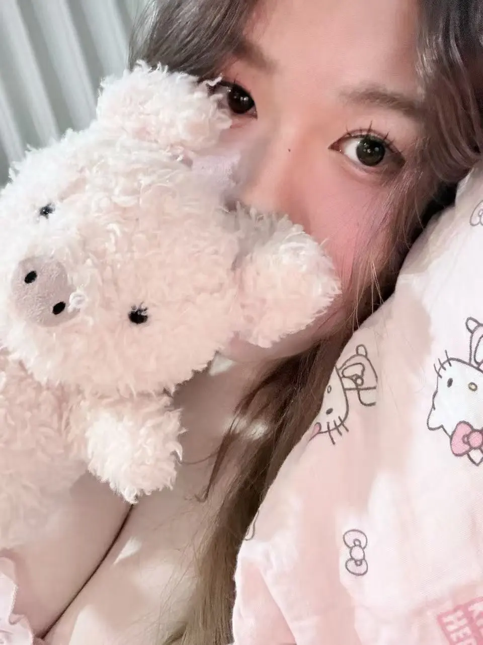 哇～好喜欢妹妹这件花边胸衣！！