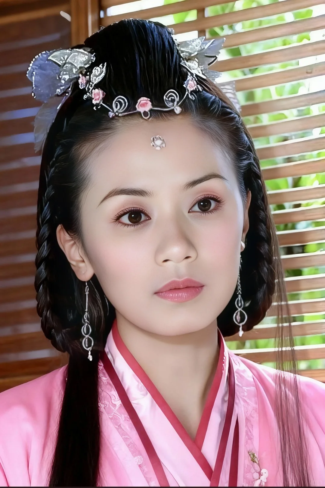 缇萦的妆造到底差在哪里，有谁知道