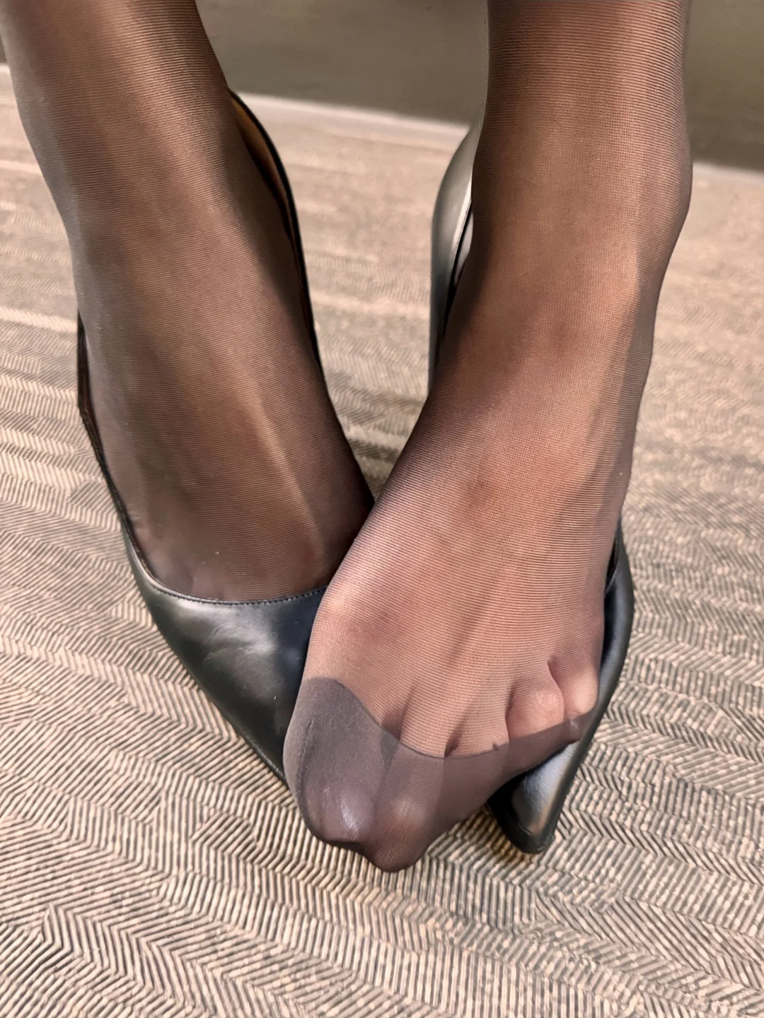 平价黑丝赢过大牌？50 元内宝藏款实测