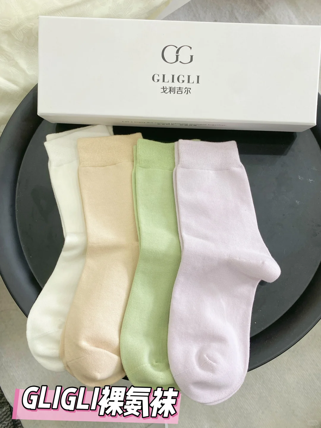 只有空姐才知道，皮鞋＋丝袜能有多臭