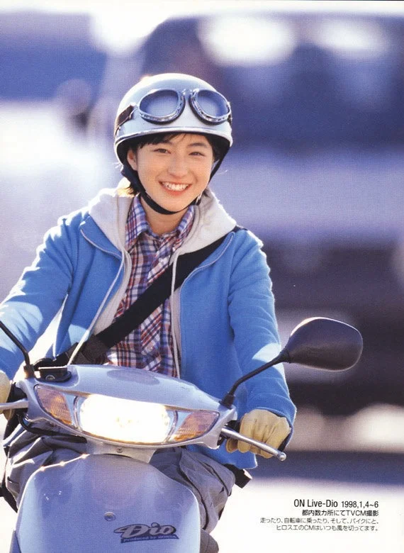 雌雄同体的偶像，90年代写真女神广末凉子