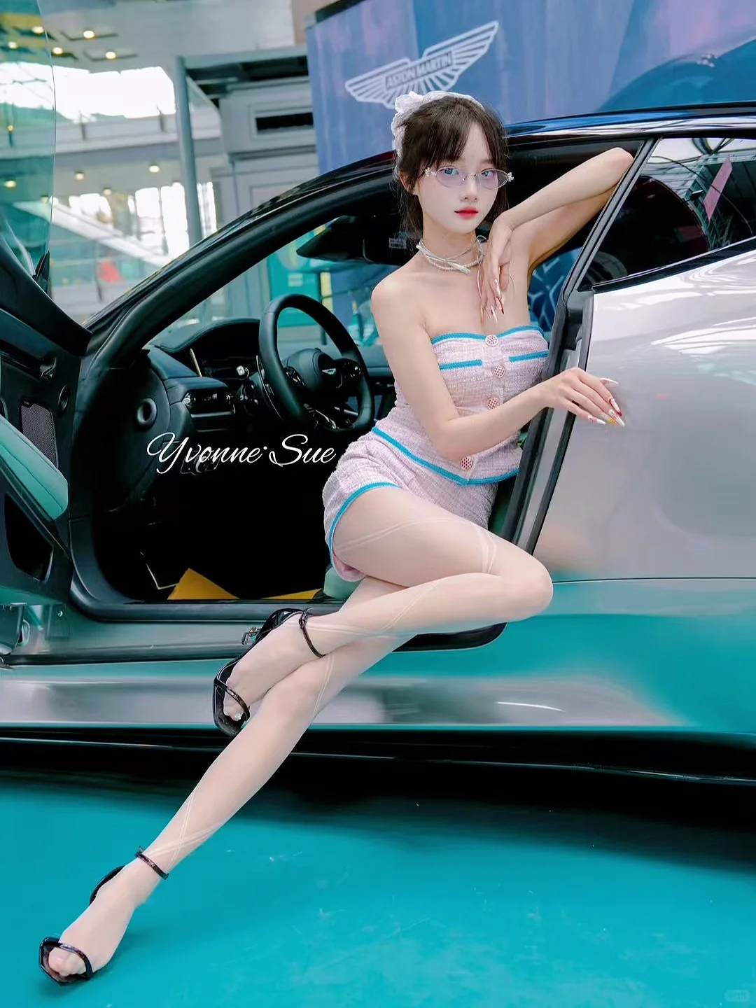 凹出S形魔鬼身材