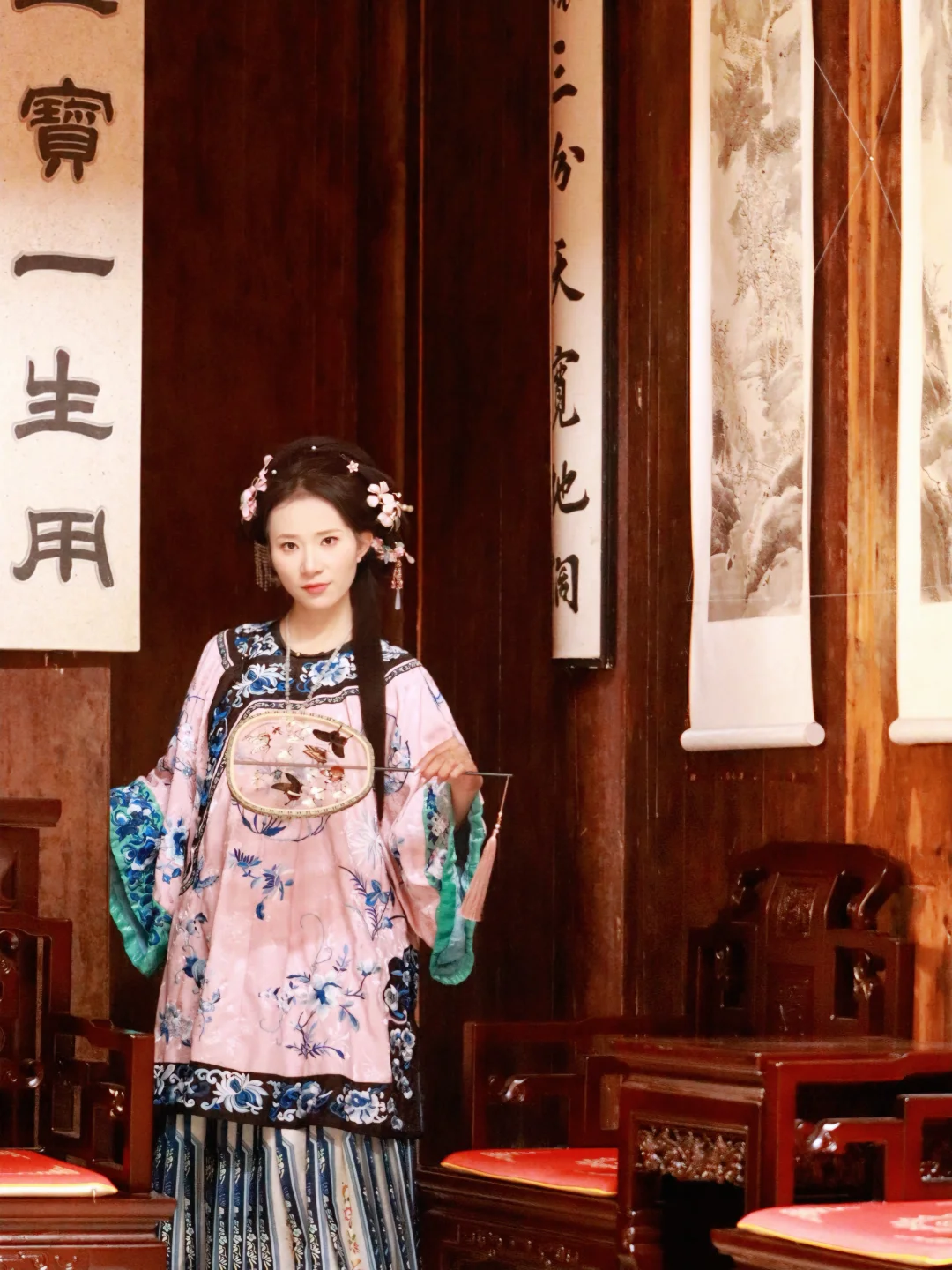 两个古装小姐姐，把我抓到了