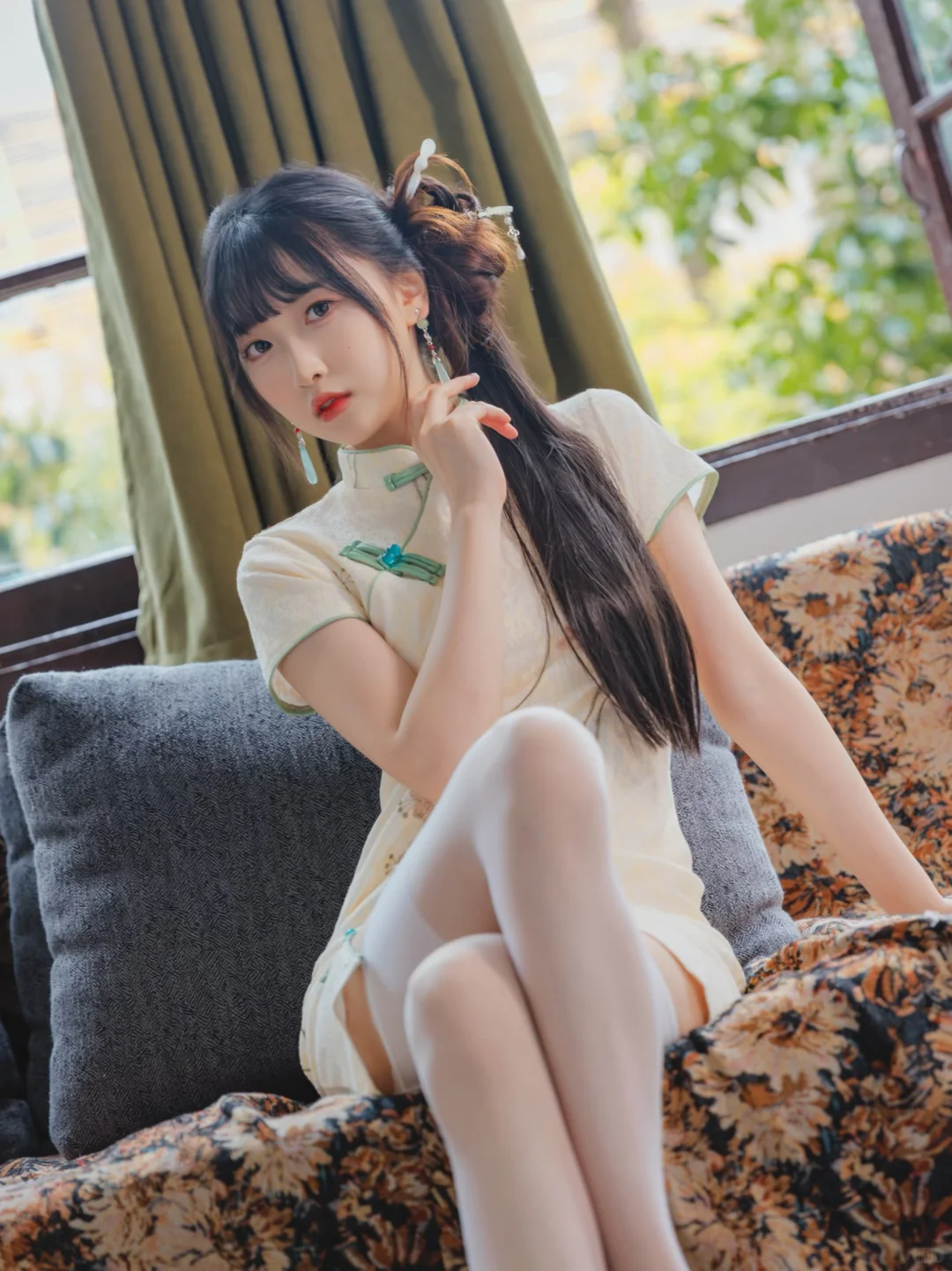 室内人像|黑/白丝or光腿哪个和旗袍更搭🤔